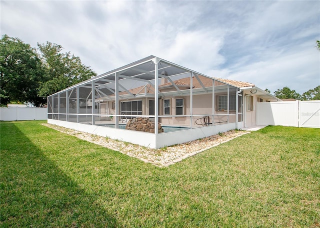 1 Butternut Dr, Palm Coast, FL 32137 - back of property featuring glass enclosure