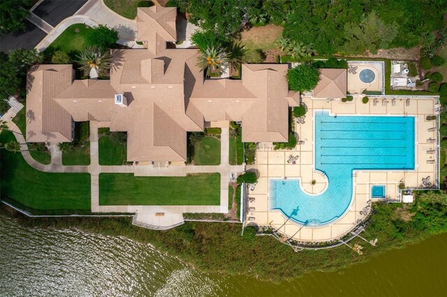 80 N Lakewalk Dr, Palm Coast, FL 32137 - bird's eye view of a pool area and a large body of water
