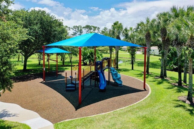 28 N Riverwalk Dr N, Palm Coast, FL 32137