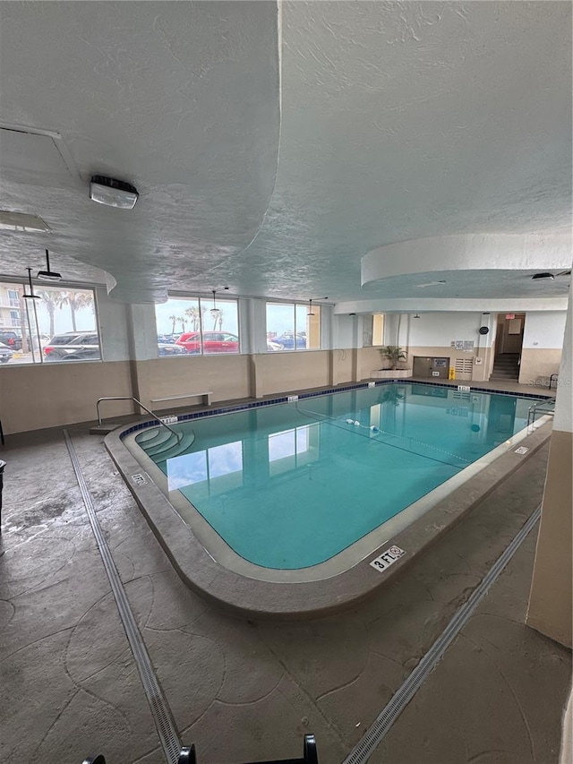 1233 S Atlantic Ave Unit 3070, Daytona Beach, FL 32118 - view of indoor community pool