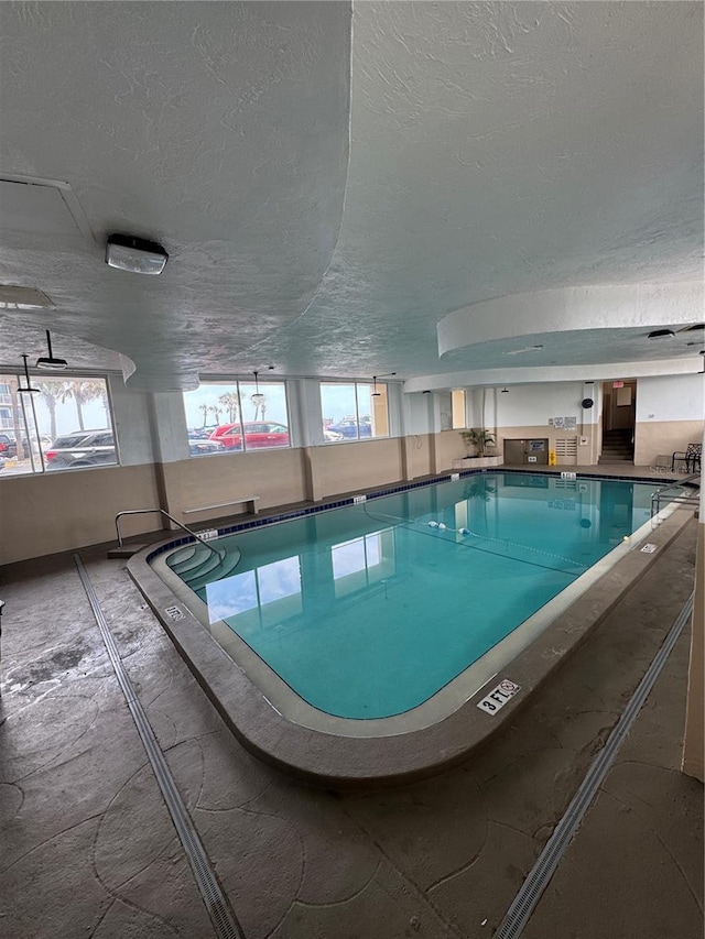 1233 S Atlantic Ave Unit 3070, Daytona Beach, FL 32118 - view of indoor pool