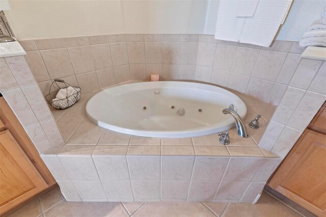 200 Riverfront Dr Unit D302, Palm Coast, FL 32137 - full bathroom featuring a whirlpool tub