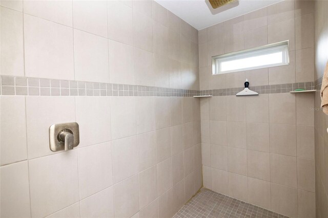 15 Raleigh Dr, Palm Coast, FL 32164 - full bathroom featuring tiled shower