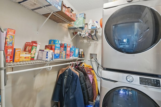 8 Severn Ct, Palm Coast, FL 32164 - laundry area with stacked washing machine and dryer