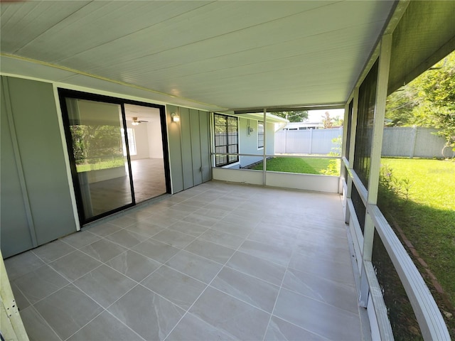 1810 Western Rd, South Daytona, FL 32119 - unfurnished sunroom featuring a ceiling fan