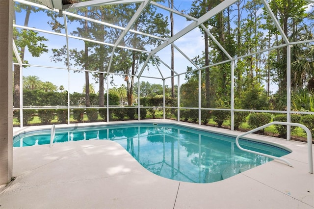81 Brownstone Ln, Palm Coast, FL 32137 - swimming pool featuring a patio area and a lanai