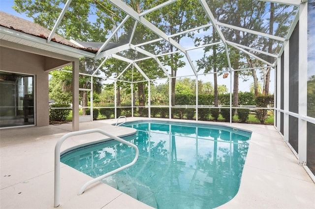 81 Brownstone Ln, Palm Coast, FL 32137 - outdoor pool featuring a patio and a lanai