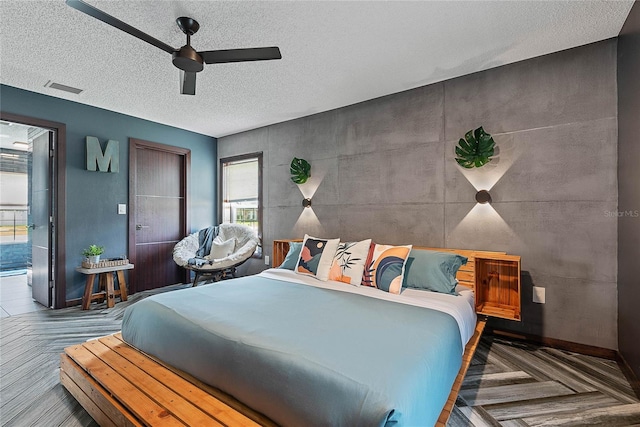 8 White Horse Ln, Palm Coast, FL 32164 - bedroom featuring a textured ceiling and ceiling fan