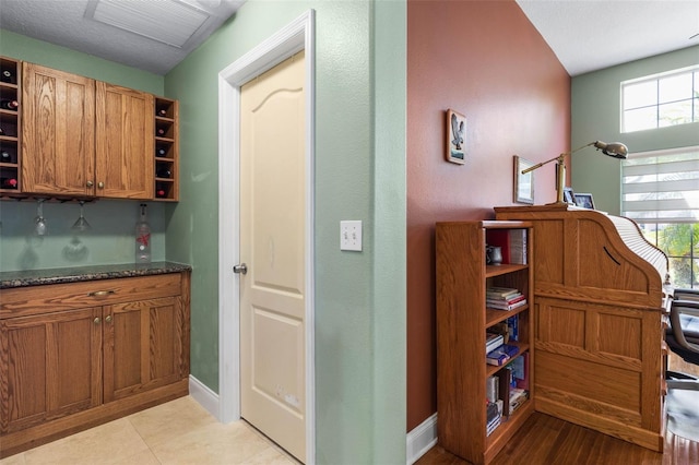 5 Senora Ct, Palm Coast, FL 32164 - bar featuring baseboards