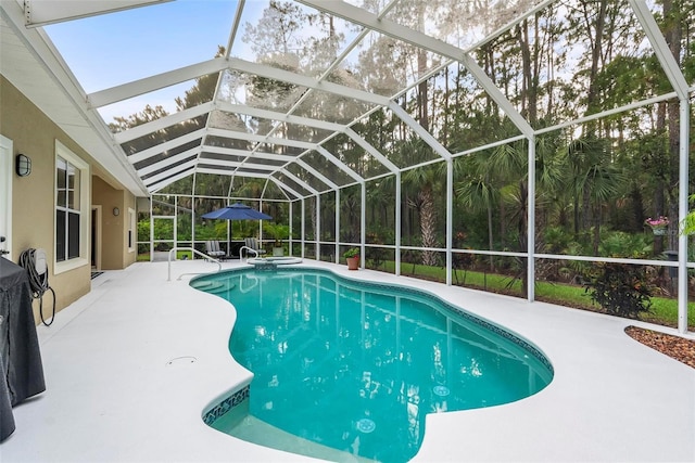 1254 Royal Pointe Ln, Ormond Beach, FL 32174 - view of pool featuring a patio and a pool with connected hot tub