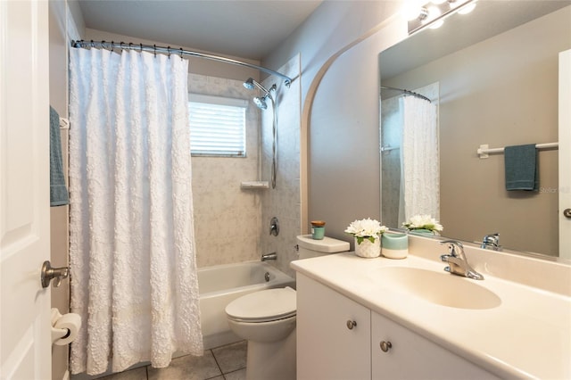 7 Lewis Shire Way, Palm Coast, FL 32137 - bathroom featuring tile patterned floors, vanity, and shower / tub combo with curtain