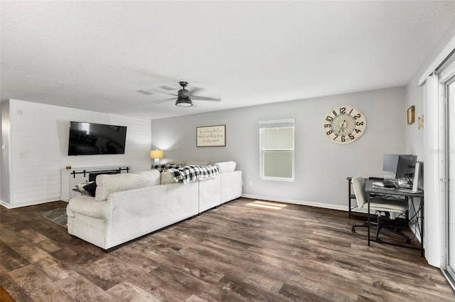 7 Grand Par Ct, Bunnell, FL 32110 - living area with a desk, a ceiling fan, and wood finished floors