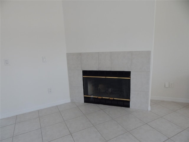 7 College Ct, Palm Coast, FL 32137 - detailed view of a tile fireplace and baseboards