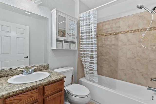 4600 E Moody Blvd Unit 14O, Bunnell, FL 32110 - bathroom with vanity and shower / bathtub combination with curtain