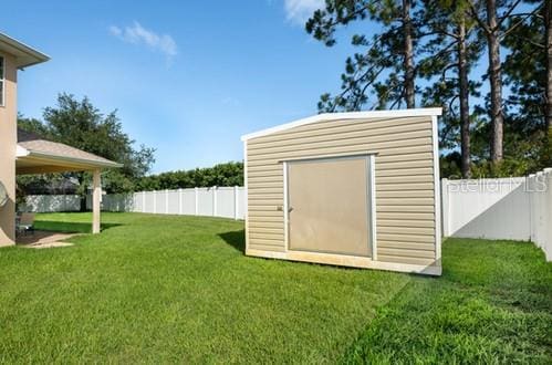 7 Flint Pl, Palm Coast, FL 32137 - fenced backyard featuring a shed