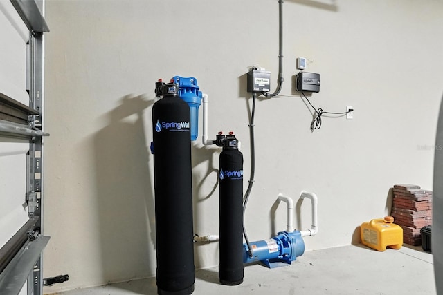 42 Felwood Ln, Palm Coast, FL 32137 - garage view of a water softener