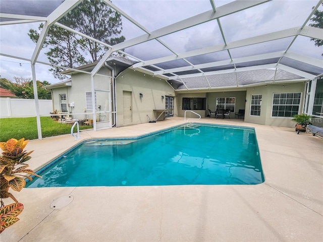 8 Wiltshire Pl, Palm Coast, FL 32164 - view of pool featuring a patio area and a lanai