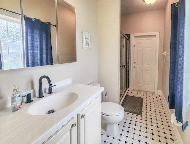 8 Wiltshire Pl, Palm Coast, FL 32164 - full bath featuring a shower with curtain, vanity, and tile patterned floors