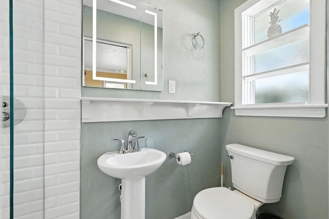 1146 Riverside Dr, Daytona Beach, FL 32117 - bathroom featuring toilet