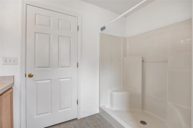 112 Ulaturn Trl, Palm Coast, FL 32164 - bathroom with a shower and vanity
