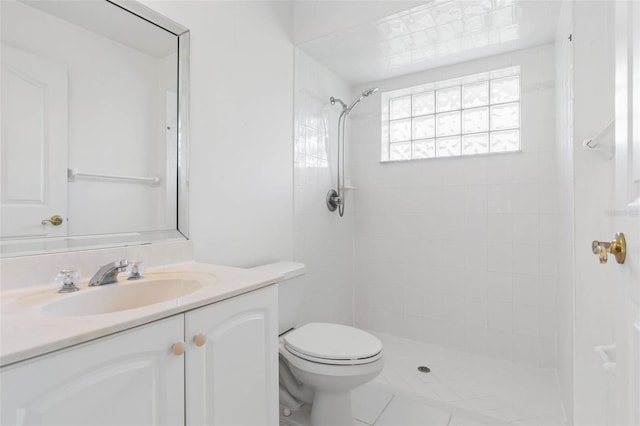 16 Birchwood Pl, Palm Coast, FL 32137 - bathroom with vanity and a tile shower