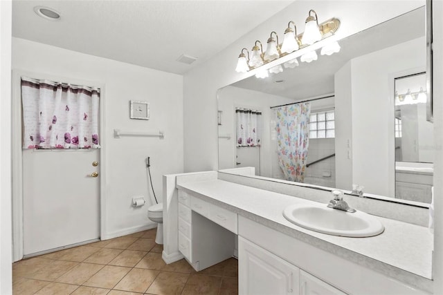 2790 Pelham Cir, Deltona, FL 32738 - full bath featuring tile patterned floors, vanity, and curtained shower