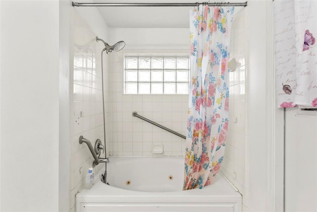 2790 Pelham Cir, Deltona, FL 32738 - full bathroom featuring a combined bath / shower with jetted tub
