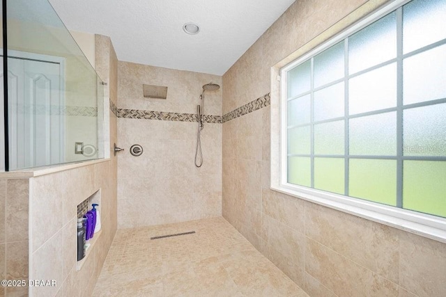 3959 S Chinook Ln, Ormond Beach, FL 32174 - full bath featuring tiled shower