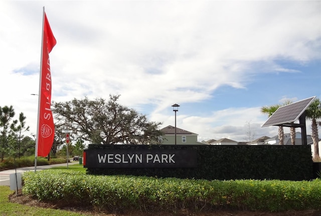 view of community / neighborhood sign