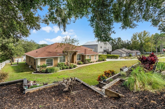10120 Lakeshore Dr, Clermont, FL 34711 - rear view of property with stucco siding