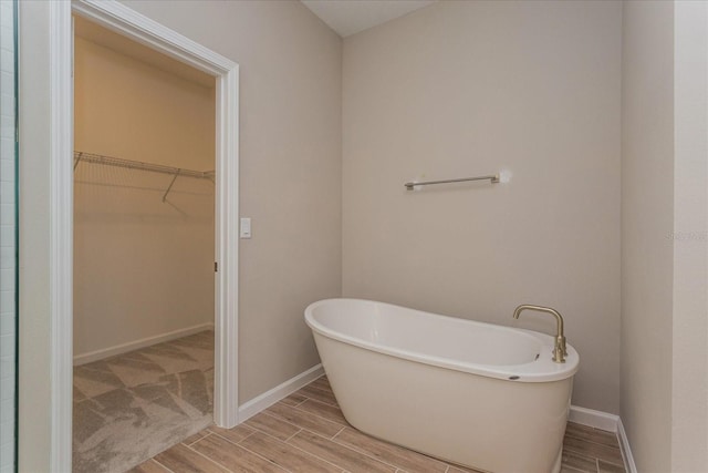 bathroom featuring a bathing tub