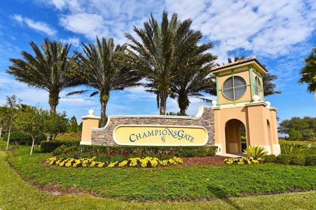 view of community / neighborhood sign