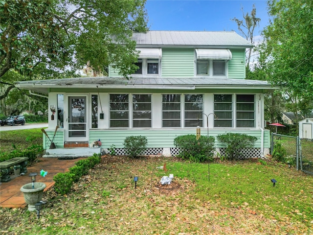 view of front of house with a front yard