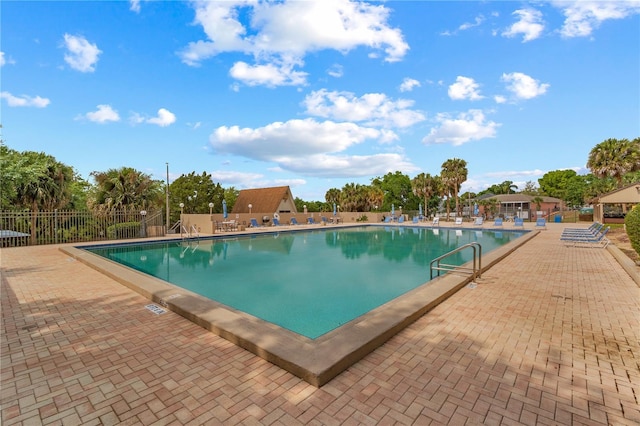 view of swimming pool