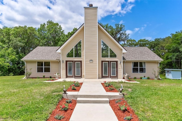 view of front of property featuring a front lawn