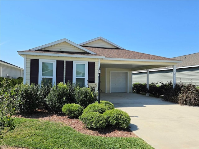 view of front facade with a carport