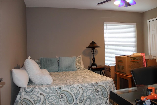 bedroom featuring ceiling fan