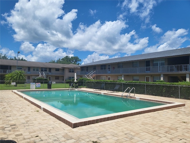 view of swimming pool