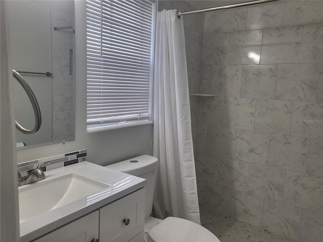 bathroom with curtained shower, backsplash, toilet, and vanity