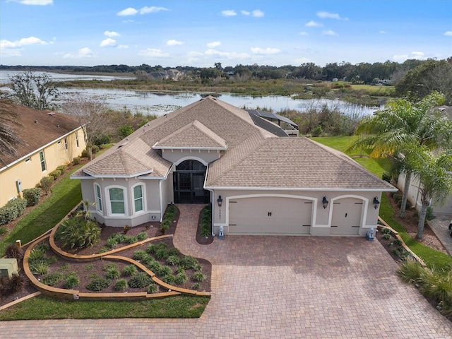 bird's eye view featuring a water view