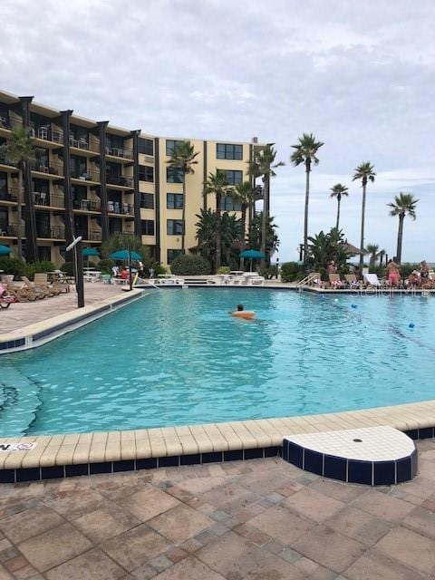 view of swimming pool