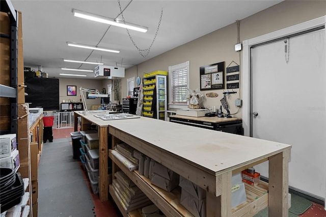 kitchen featuring a center island