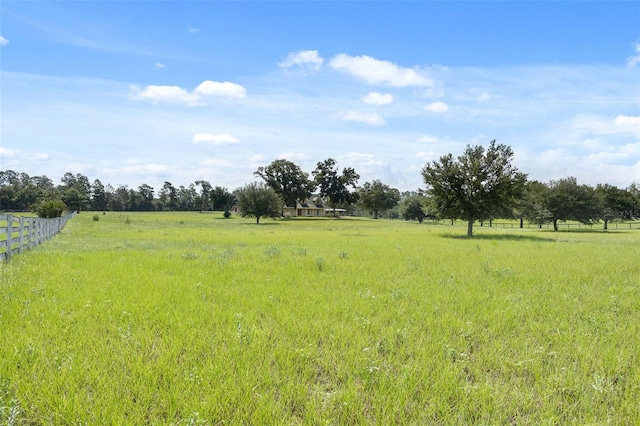 view of yard featuring a rural view