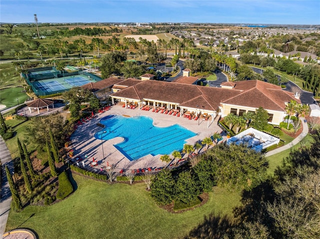 view of swimming pool