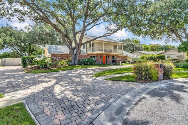 view of front of home with covered porch