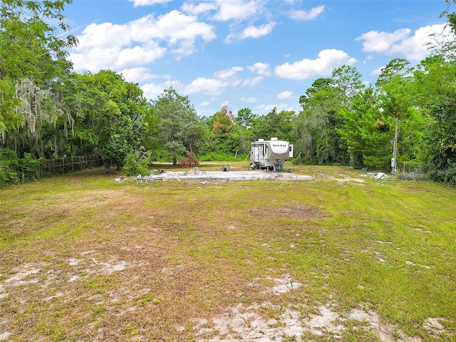 Listing photo 3 for 39604 Gilbert Ln, Umatilla FL 32784