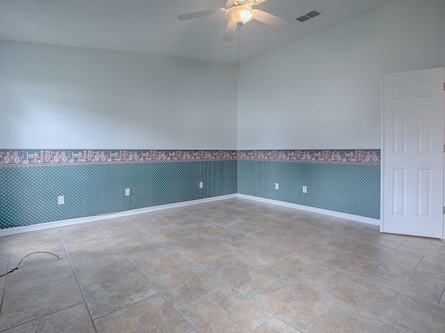 empty room featuring ceiling fan