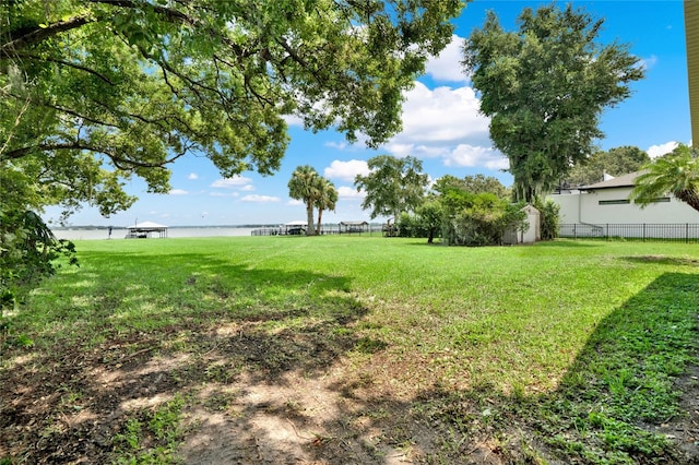 view of yard featuring a water view