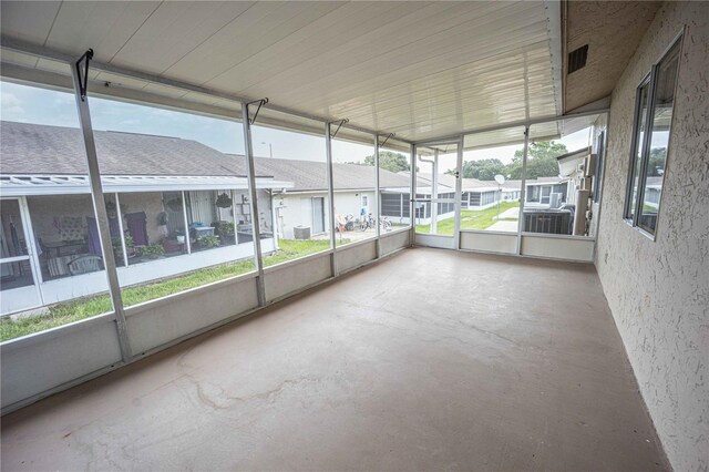 unfurnished sunroom with a healthy amount of sunlight