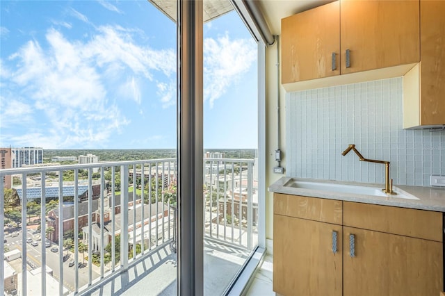 balcony with sink